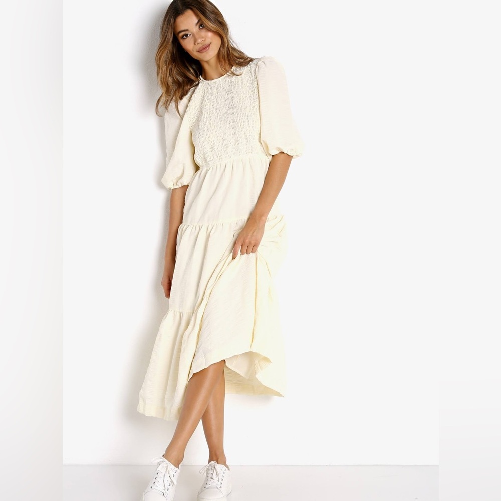 NWT En Saison smocked, tie back tiered tea length dress - tag price $111 SZ XS